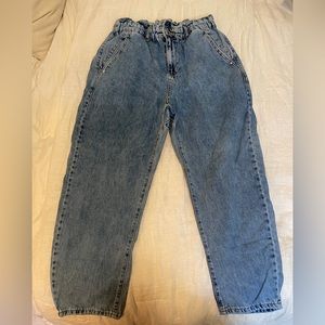 Zara Woman High-waisted “Paper Bag” jeans with gathered elastic waistband. US 8.